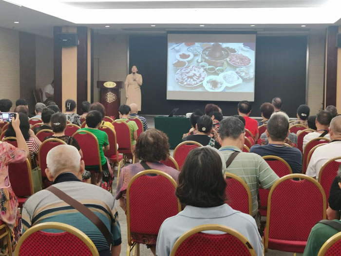 綿陽中旅行假日旅行社舉行胡楊林、南疆專列推薦會(huì)